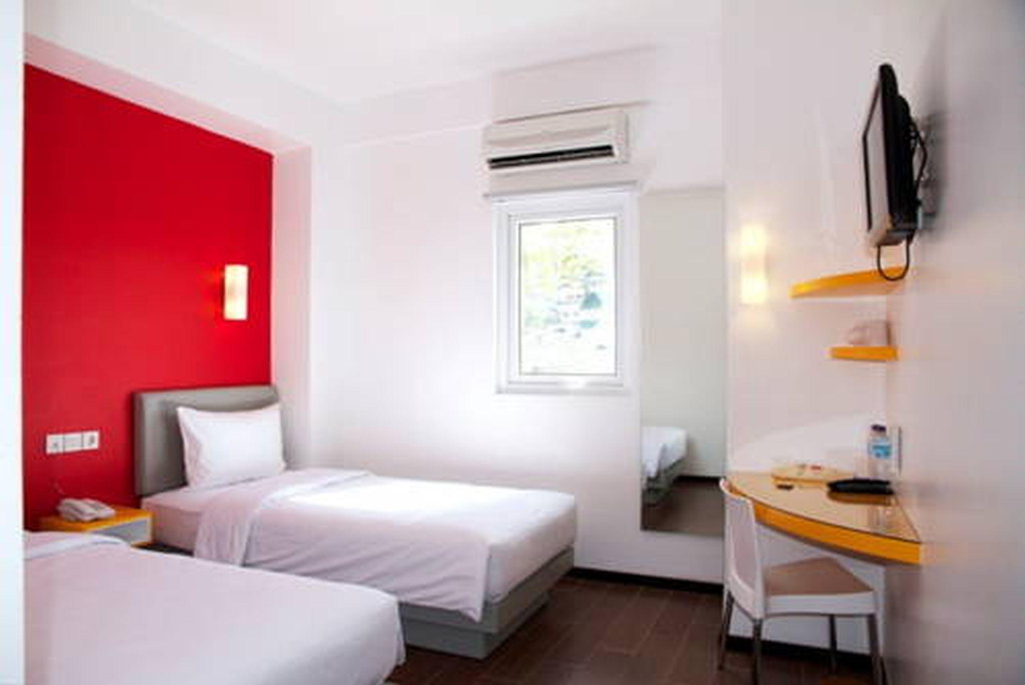 Amaris Hotel Ambon Exterior photo
