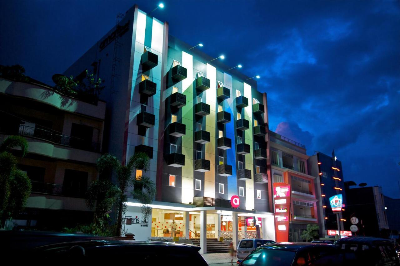 Amaris Hotel Ambon Exterior photo