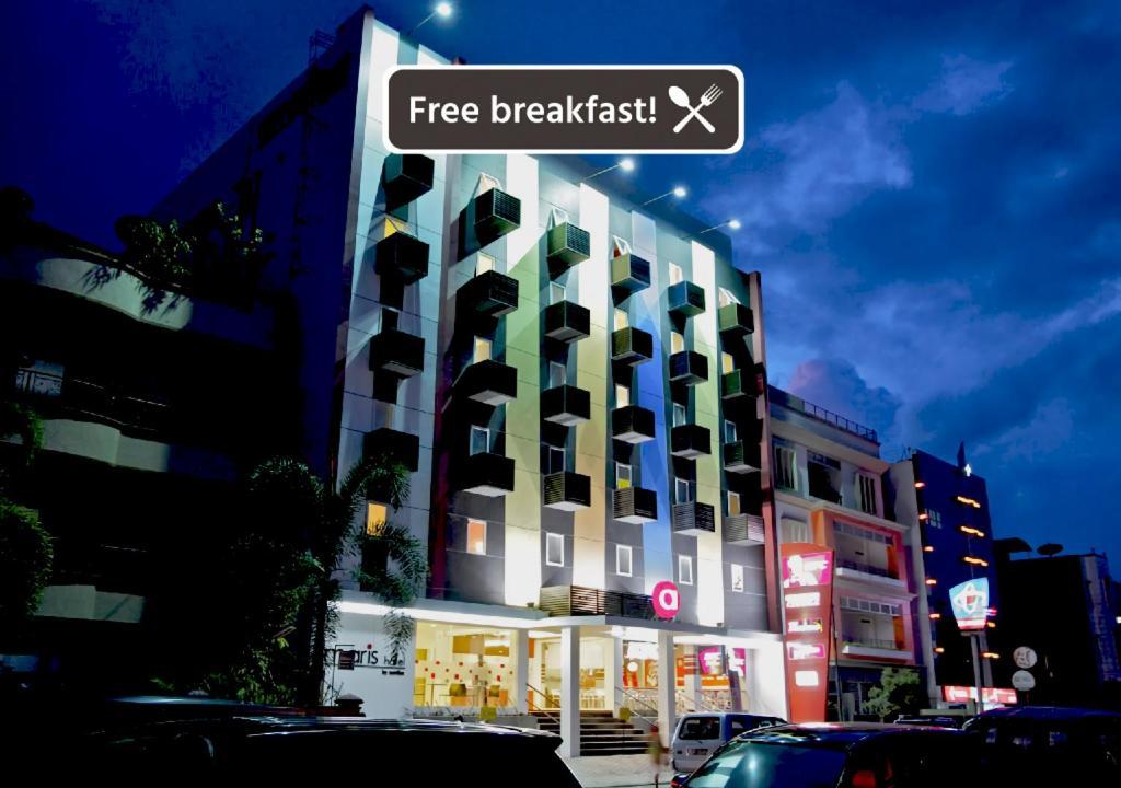 Amaris Hotel Ambon Exterior photo