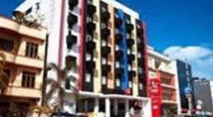 Amaris Hotel Ambon Exterior photo